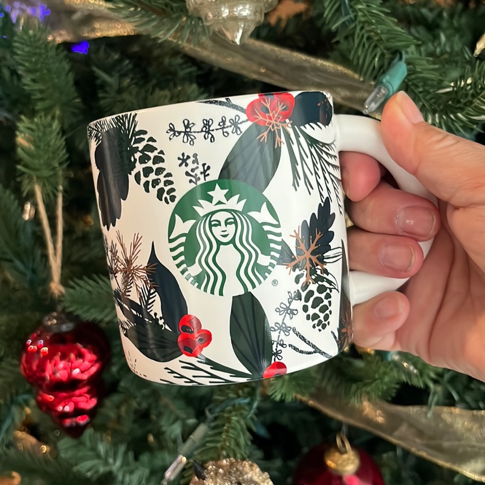 Starbucks Holiday Ceramic Mug 12 ounces NWT